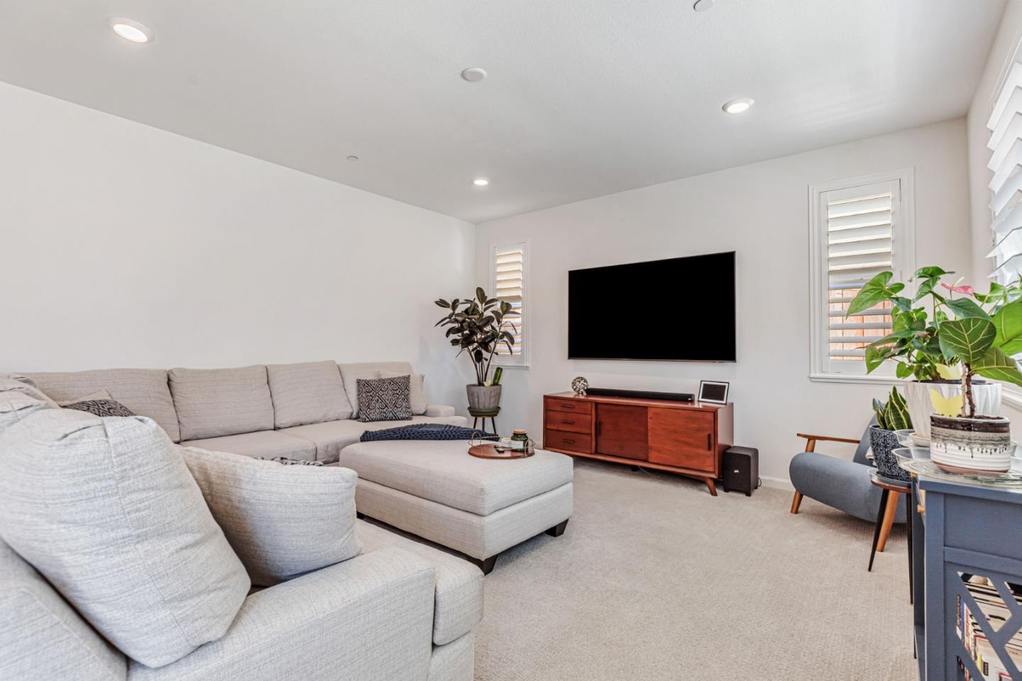 Detail Gallery Image 7 of 47 For 2041 Camden St, Hollister,  CA 95023 - 4 Beds | 3 Baths