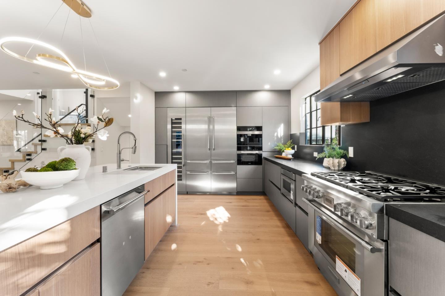 Detail Gallery Image 10 of 24 For 605 Concord Way, Burlingame,  CA 94010 - 3 Beds | 3/1 Baths