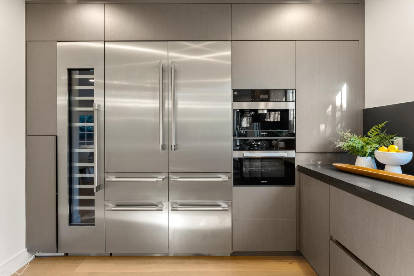 Detail Gallery Image 12 of 24 For 605 Concord Way, Burlingame,  CA 94010 - 3 Beds | 3/1 Baths