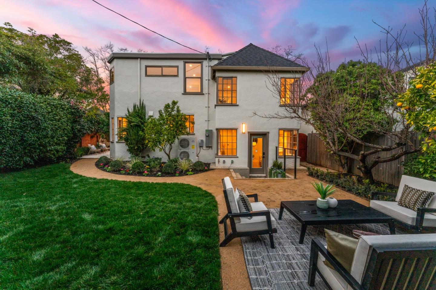 Detail Gallery Image 2 of 24 For 605 Concord Way, Burlingame,  CA 94010 - 3 Beds | 3/1 Baths