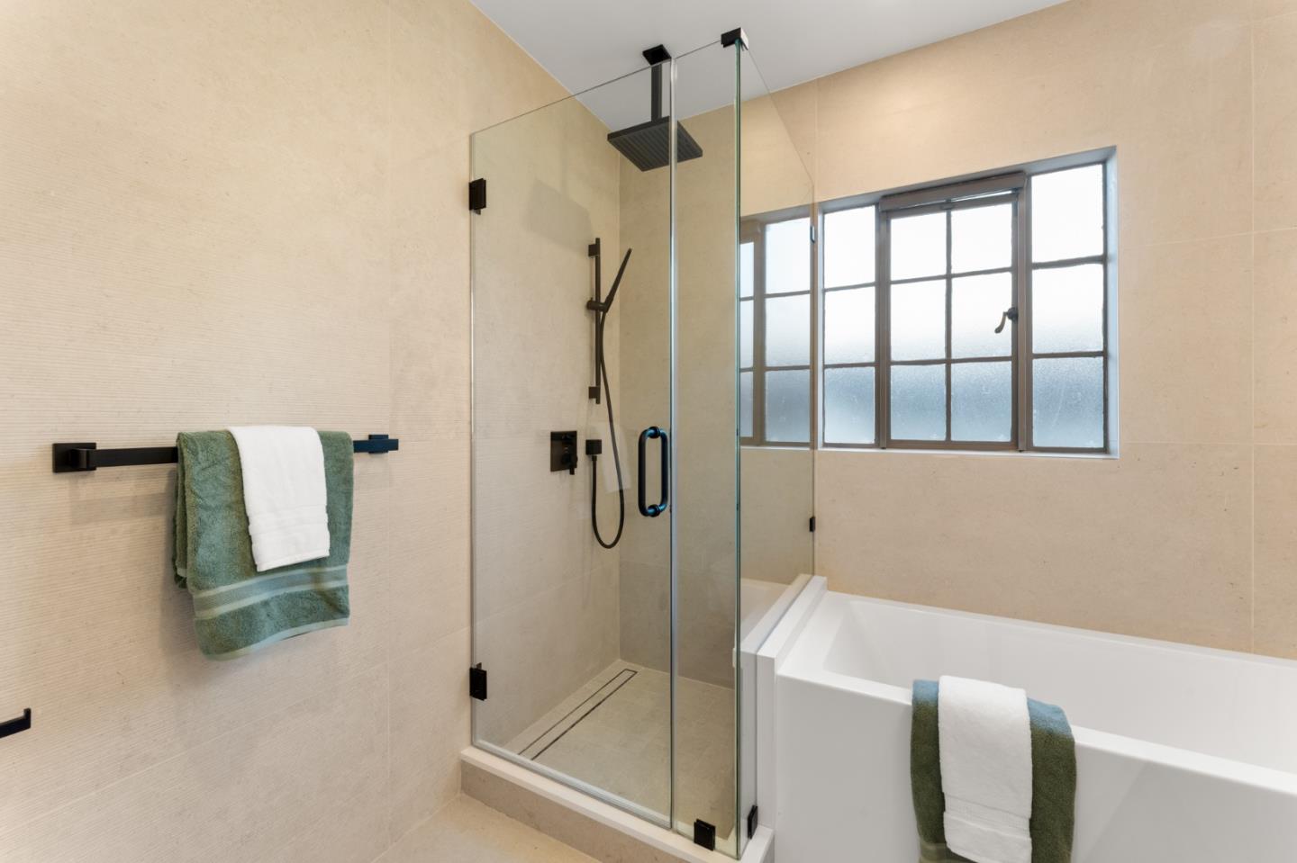 Detail Gallery Image 21 of 24 For 605 Concord Way, Burlingame,  CA 94010 - 3 Beds | 3/1 Baths