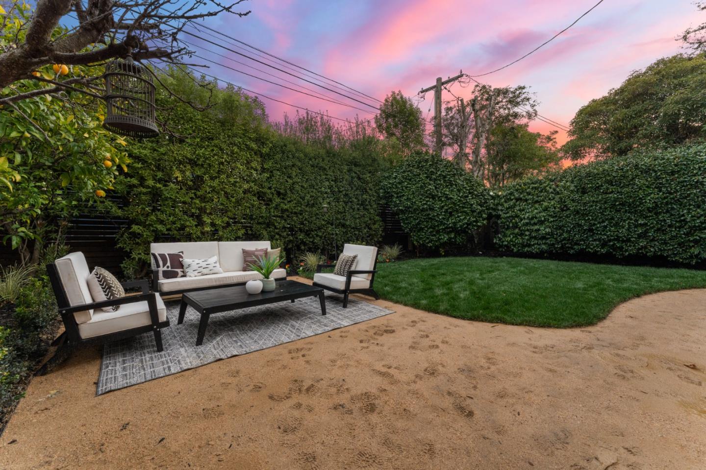 Detail Gallery Image 3 of 24 For 605 Concord Way, Burlingame,  CA 94010 - 3 Beds | 3/1 Baths