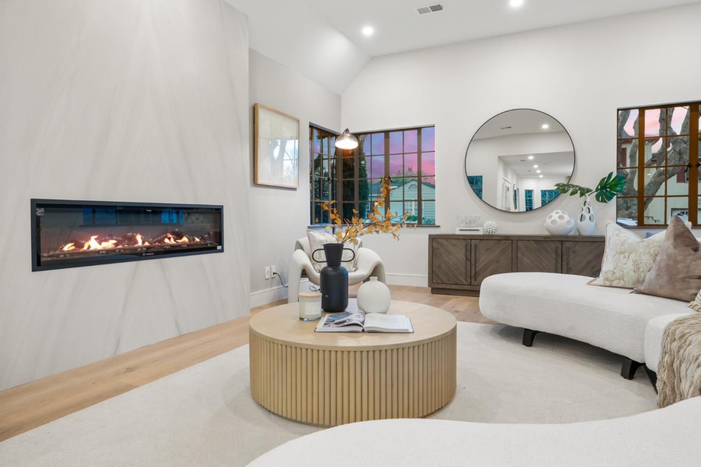 Detail Gallery Image 8 of 24 For 605 Concord Way, Burlingame,  CA 94010 - 3 Beds | 3/1 Baths