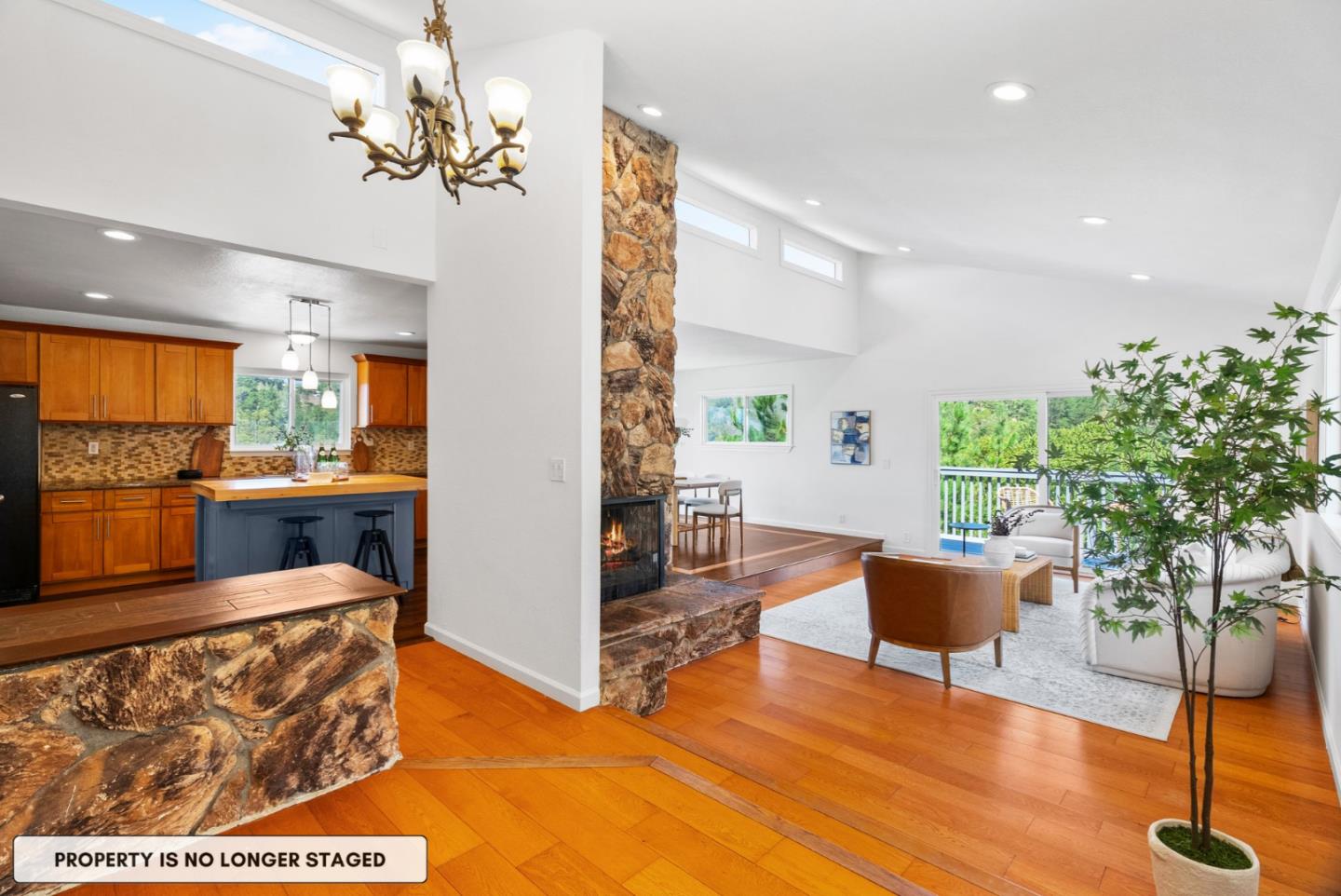 Detail Gallery Image 9 of 53 For 9 Humboldt Ct, Pacifica,  CA 94044 - 3 Beds | 2/1 Baths