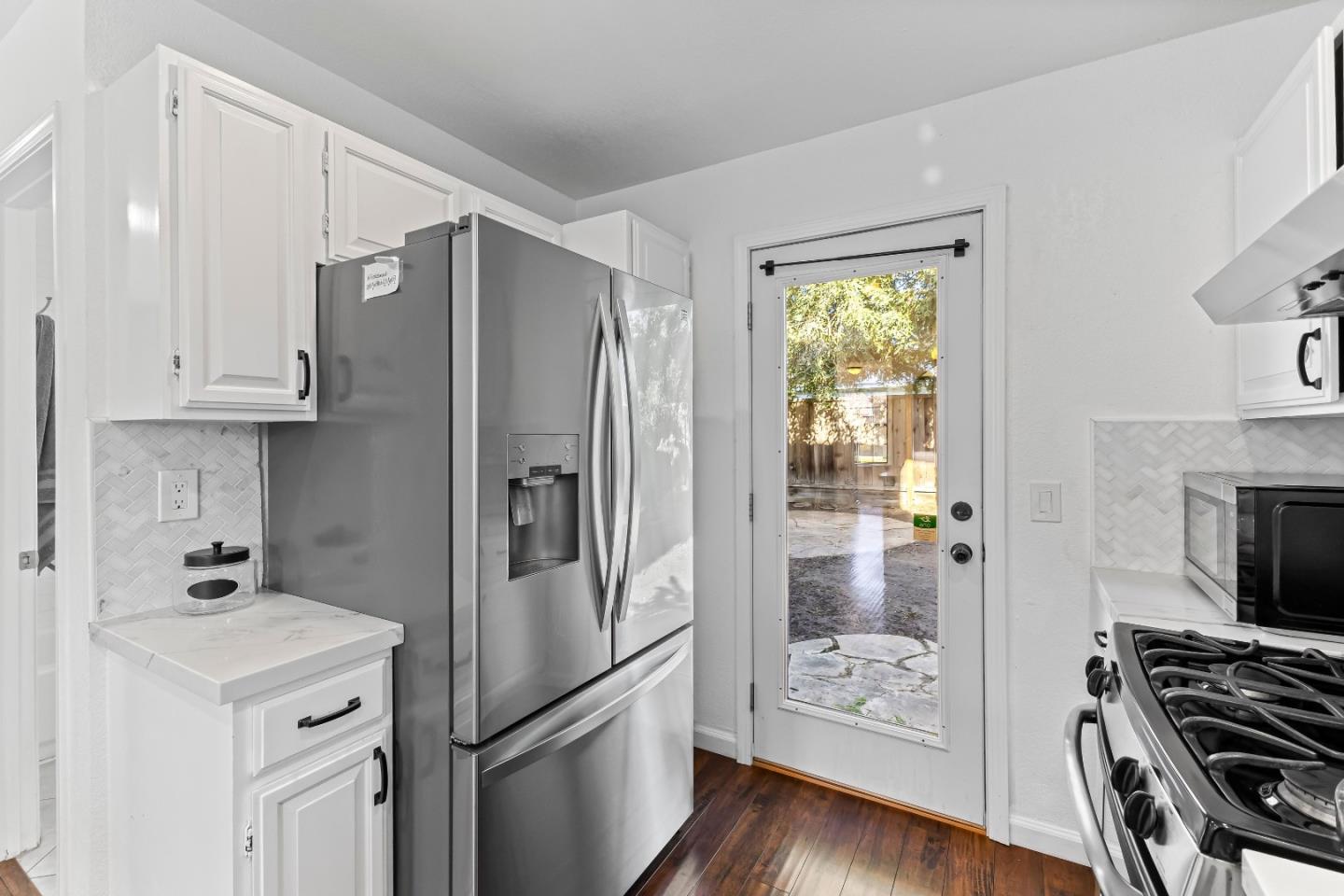 Detail Gallery Image 13 of 36 For 1165 Lerma Ln, Gilroy,  CA 95020 - 3 Beds | 2 Baths