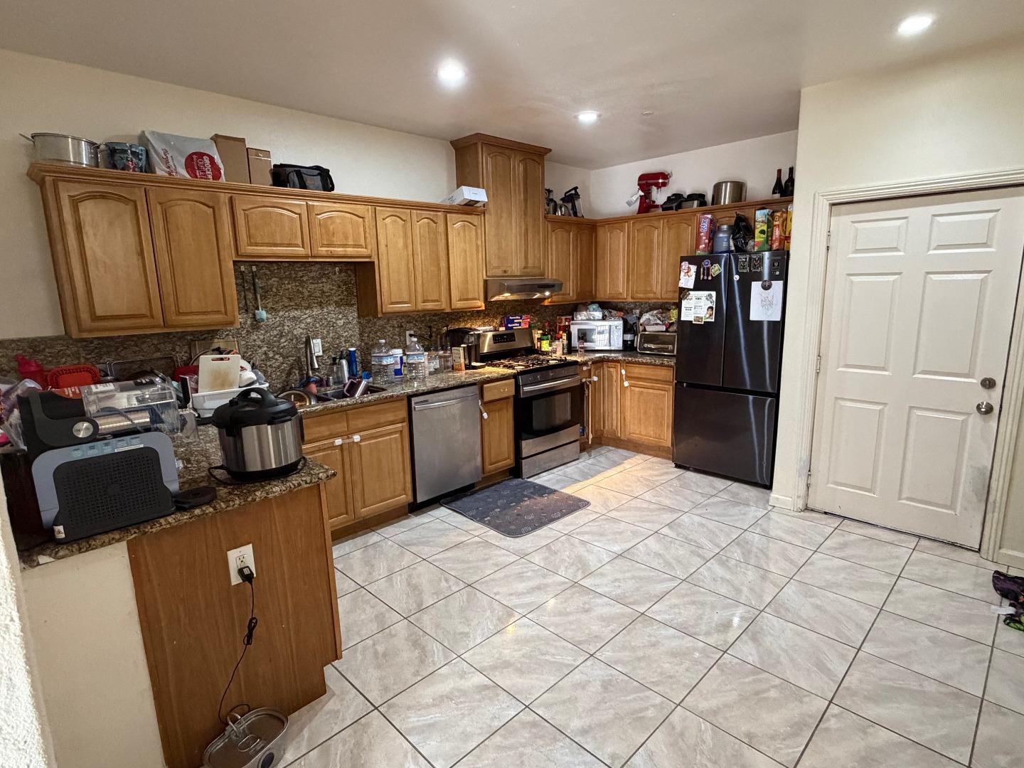 Detail Gallery Image 21 of 50 For 1125 Olympia Ave, Seaside,  CA 93955 - 9 Beds | 4/2 Baths