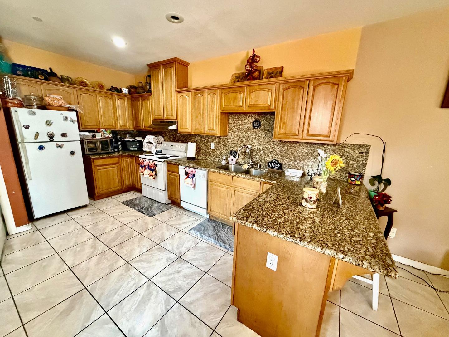 Detail Gallery Image 6 of 50 For 1125 Olympia Ave, Seaside,  CA 93955 - 9 Beds | 4/2 Baths