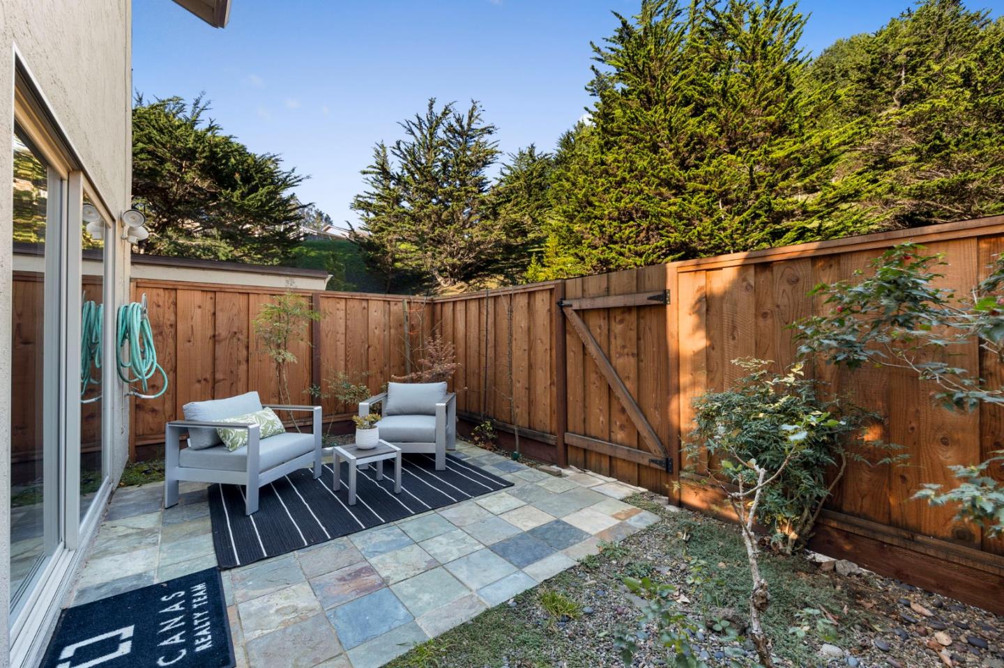 Detail Gallery Image 14 of 43 For 1055 Oddstad Blvd, Pacifica,  CA 94044 - 2 Beds | 1/1 Baths