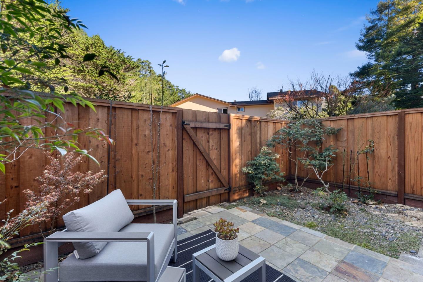 Detail Gallery Image 16 of 43 For 1055 Oddstad Blvd, Pacifica,  CA 94044 - 2 Beds | 1/1 Baths