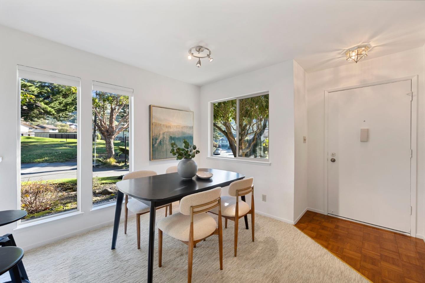 Detail Gallery Image 2 of 43 For 1055 Oddstad Blvd, Pacifica,  CA 94044 - 2 Beds | 1/1 Baths