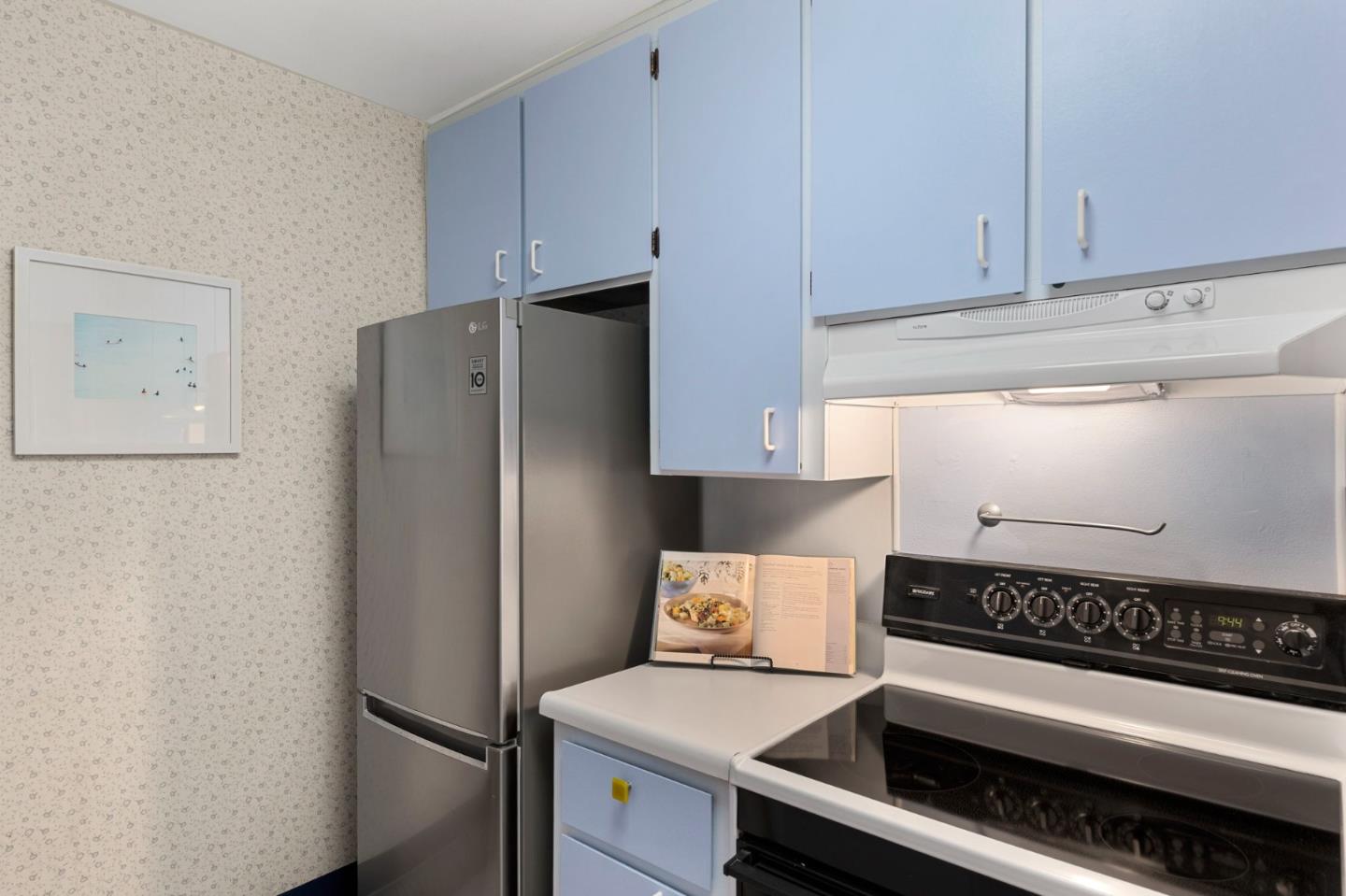 Detail Gallery Image 7 of 43 For 1055 Oddstad Blvd, Pacifica,  CA 94044 - 2 Beds | 1/1 Baths