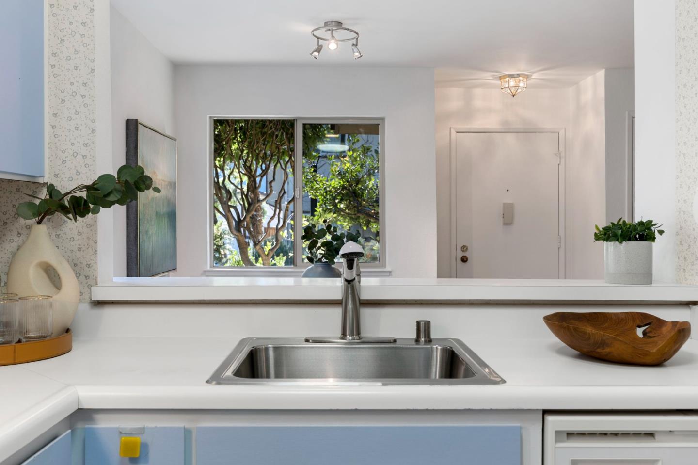 Detail Gallery Image 9 of 43 For 1055 Oddstad Blvd, Pacifica,  CA 94044 - 2 Beds | 1/1 Baths