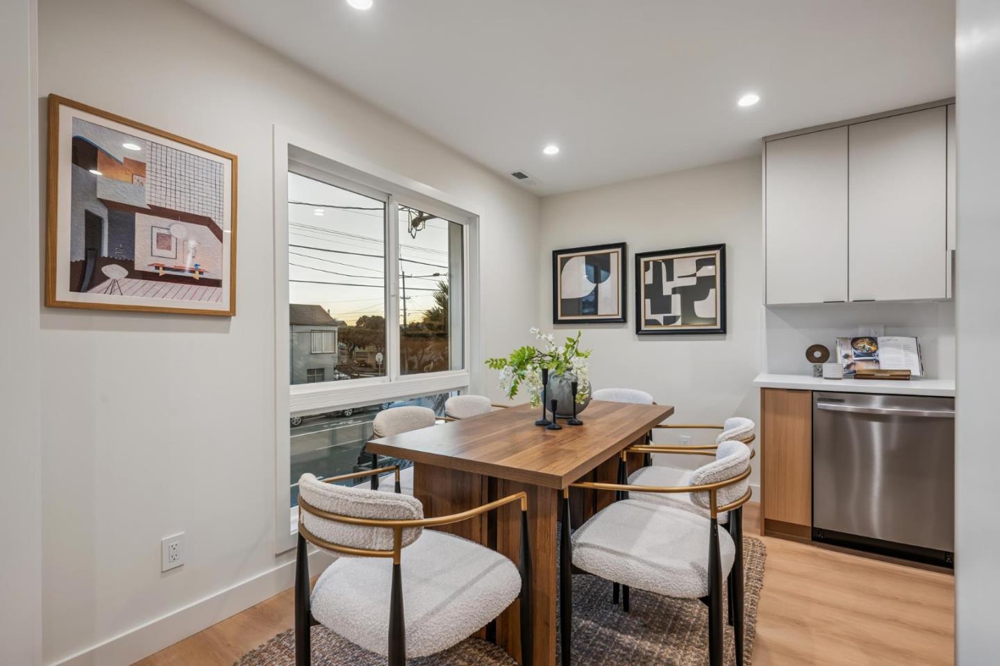 Detail Gallery Image 9 of 113 For 4040 Ortega St, San Francisco,  CA 94122 - 3 Beds | 2 Baths