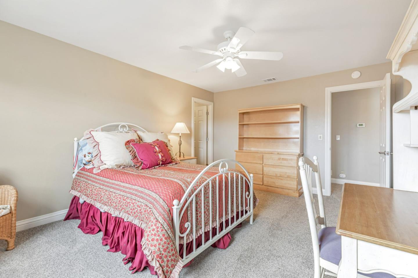 Detail Gallery Image 22 of 61 For 560 Tevis Trl, Hollister,  CA 95023 - 5 Beds | 2/1 Baths