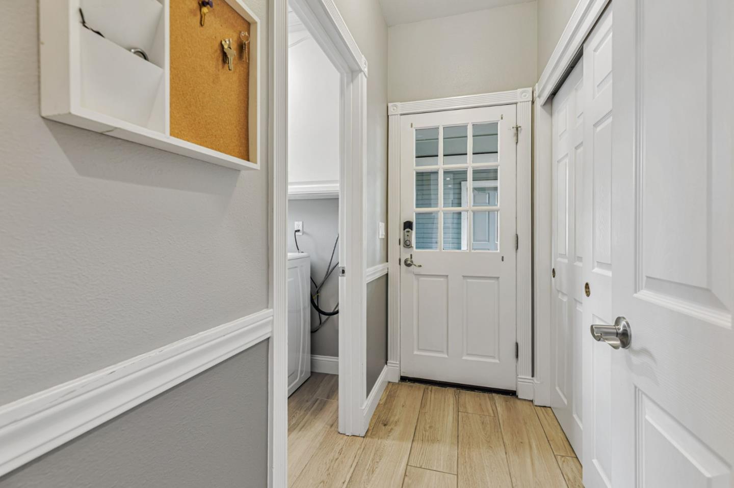 Detail Gallery Image 33 of 61 For 560 Tevis Trl, Hollister,  CA 95023 - 5 Beds | 2/1 Baths