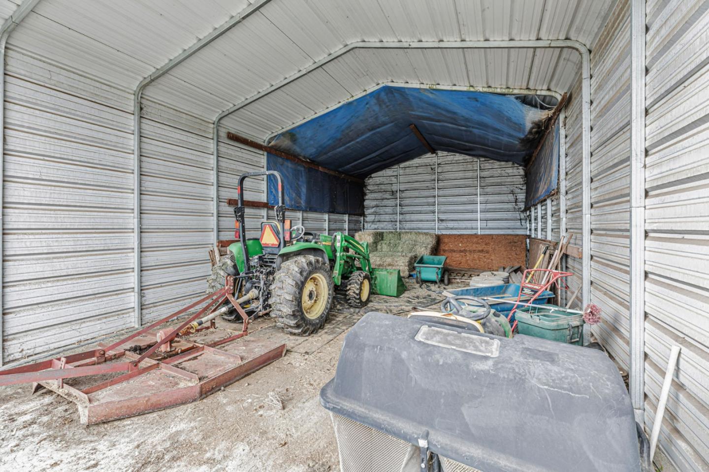 Detail Gallery Image 46 of 61 For 560 Tevis Trl, Hollister,  CA 95023 - 5 Beds | 2/1 Baths