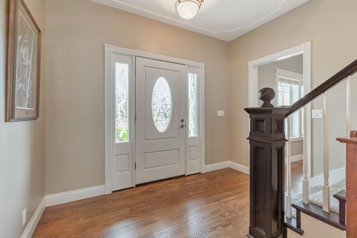 Detail Gallery Image 5 of 61 For 560 Tevis Trl, Hollister,  CA 95023 - 5 Beds | 2/1 Baths