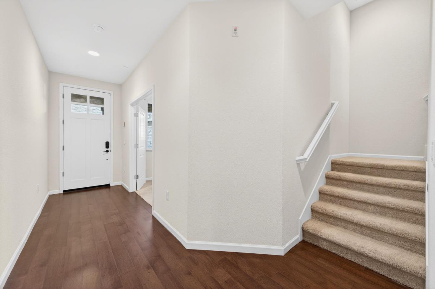 Detail Gallery Image 10 of 76 For 890 White Moonstone Loop, San Jose,  CA 95123 - 3 Beds | 3/1 Baths