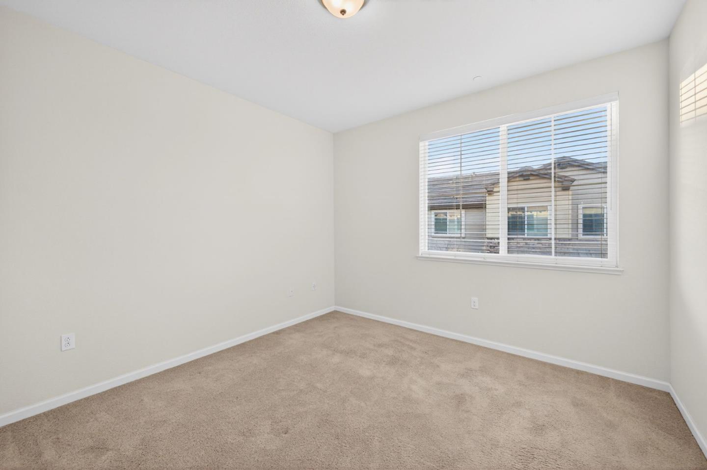 Detail Gallery Image 23 of 76 For 890 White Moonstone Loop, San Jose,  CA 95123 - 3 Beds | 3/1 Baths