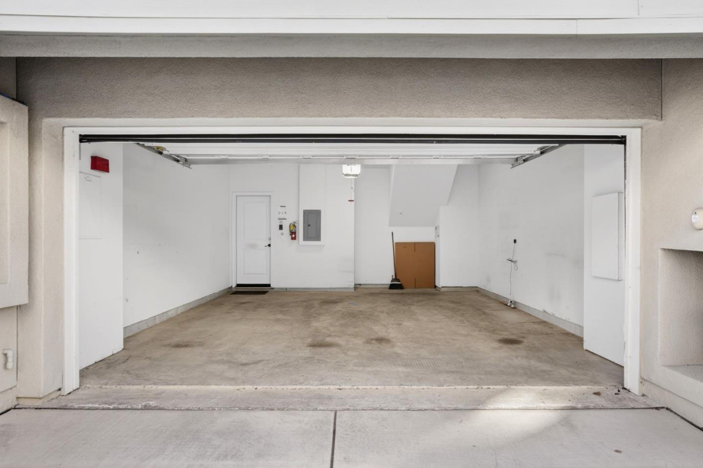 Detail Gallery Image 32 of 76 For 890 White Moonstone Loop, San Jose,  CA 95123 - 3 Beds | 3/1 Baths