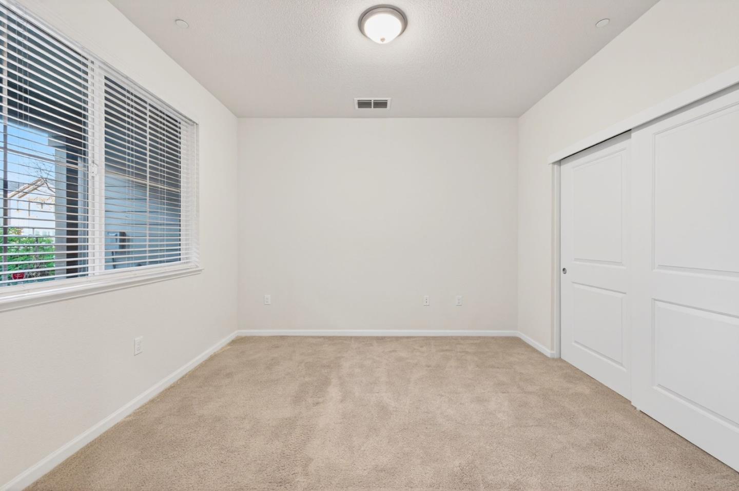 Detail Gallery Image 8 of 76 For 890 White Moonstone Loop, San Jose,  CA 95123 - 3 Beds | 3/1 Baths