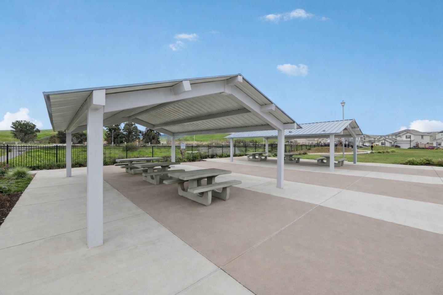 Detail Gallery Image 15 of 28 For 5465 Guenoc Valley Ln, Antioch,  CA 94531 - 4 Beds | 3 Baths