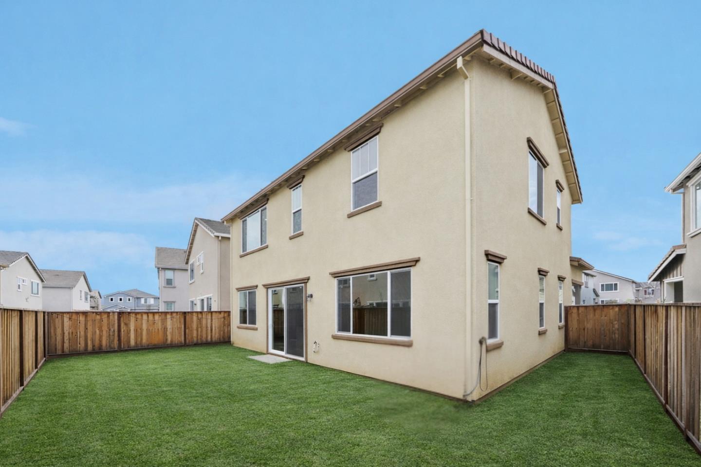 Detail Gallery Image 16 of 28 For 5465 Guenoc Valley Ln, Antioch,  CA 94531 - 4 Beds | 3 Baths