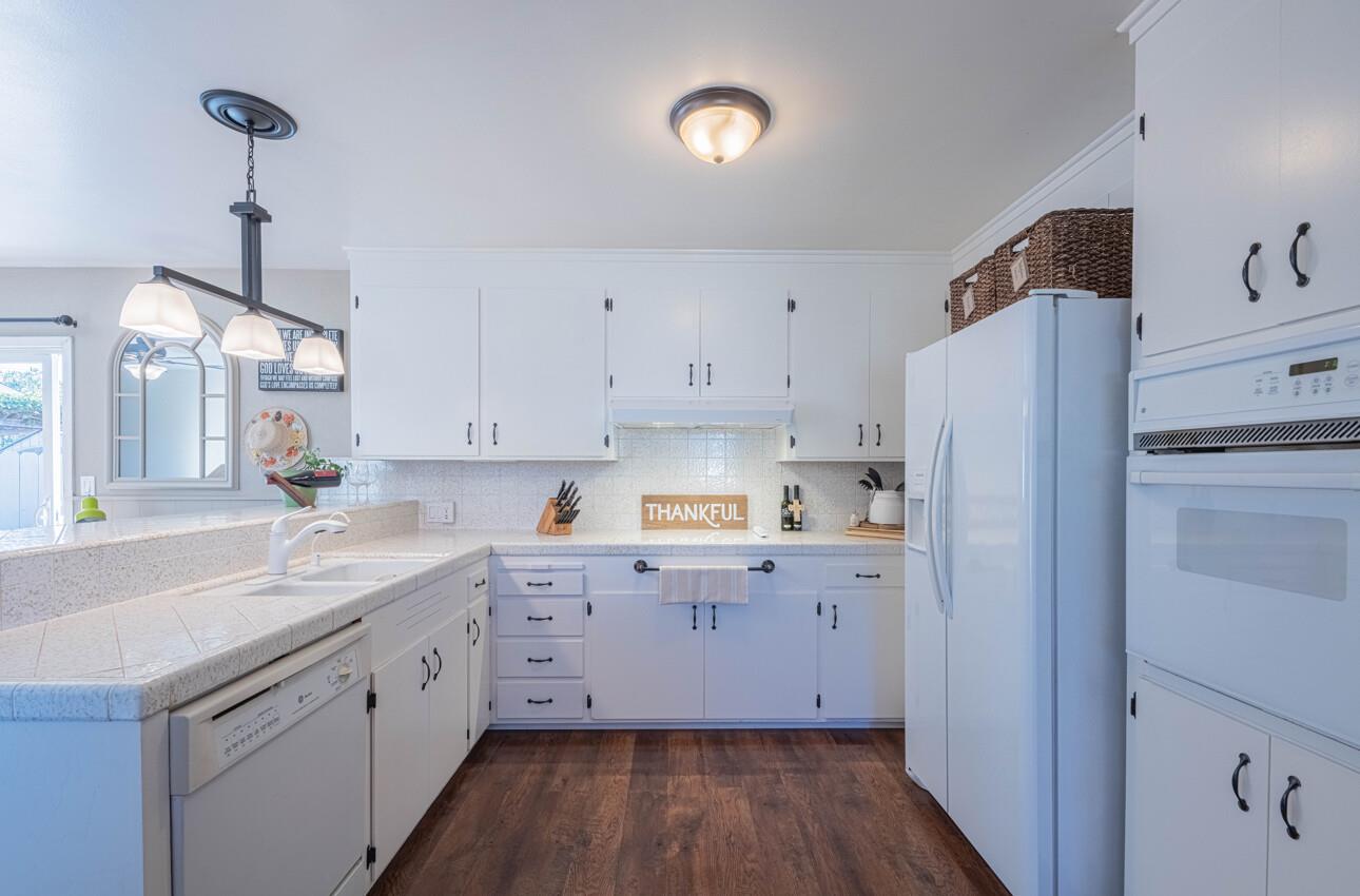 Detail Gallery Image 10 of 33 For 520 La Mesa Dr, Salinas,  CA 93901 - 3 Beds | 2 Baths