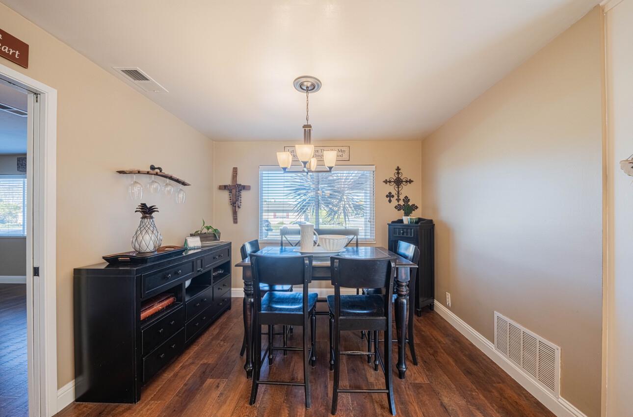 Detail Gallery Image 13 of 33 For 520 La Mesa Dr, Salinas,  CA 93901 - 3 Beds | 2 Baths