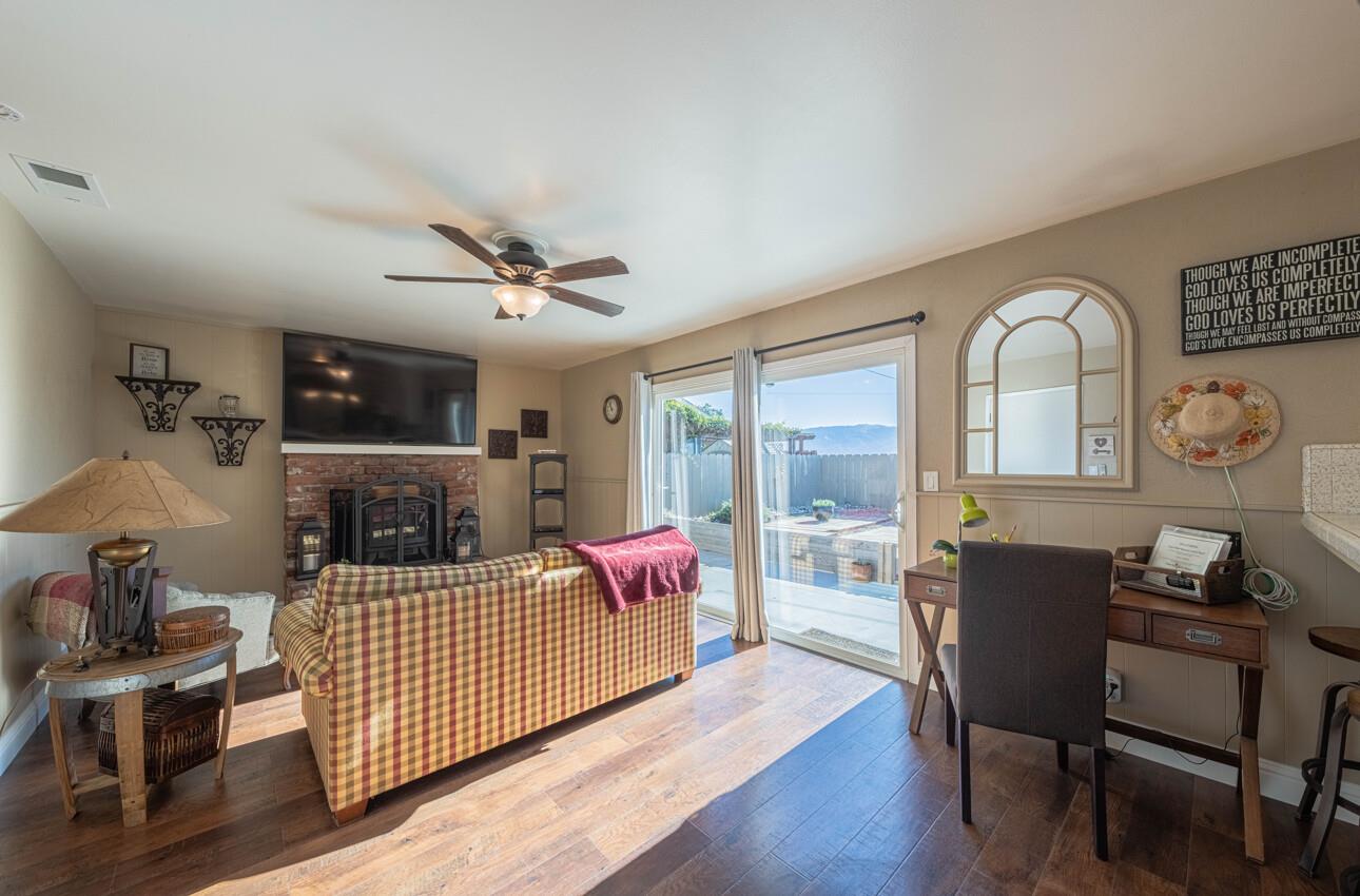 Detail Gallery Image 14 of 33 For 520 La Mesa Dr, Salinas,  CA 93901 - 3 Beds | 2 Baths