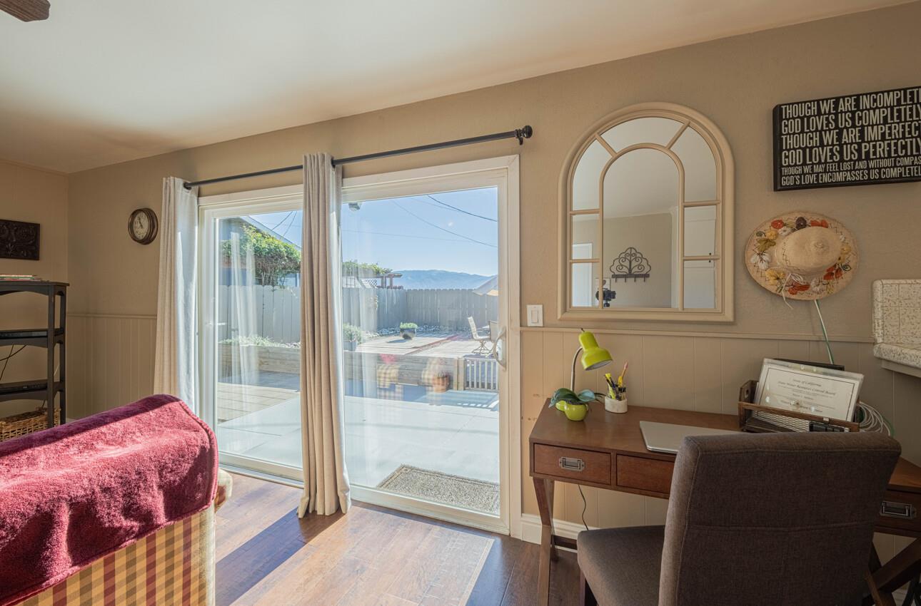 Detail Gallery Image 15 of 33 For 520 La Mesa Dr, Salinas,  CA 93901 - 3 Beds | 2 Baths