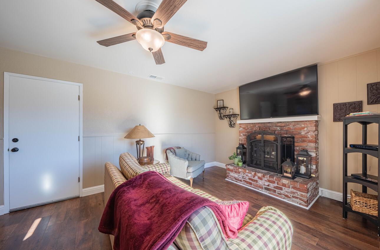 Detail Gallery Image 16 of 33 For 520 La Mesa Dr, Salinas,  CA 93901 - 3 Beds | 2 Baths