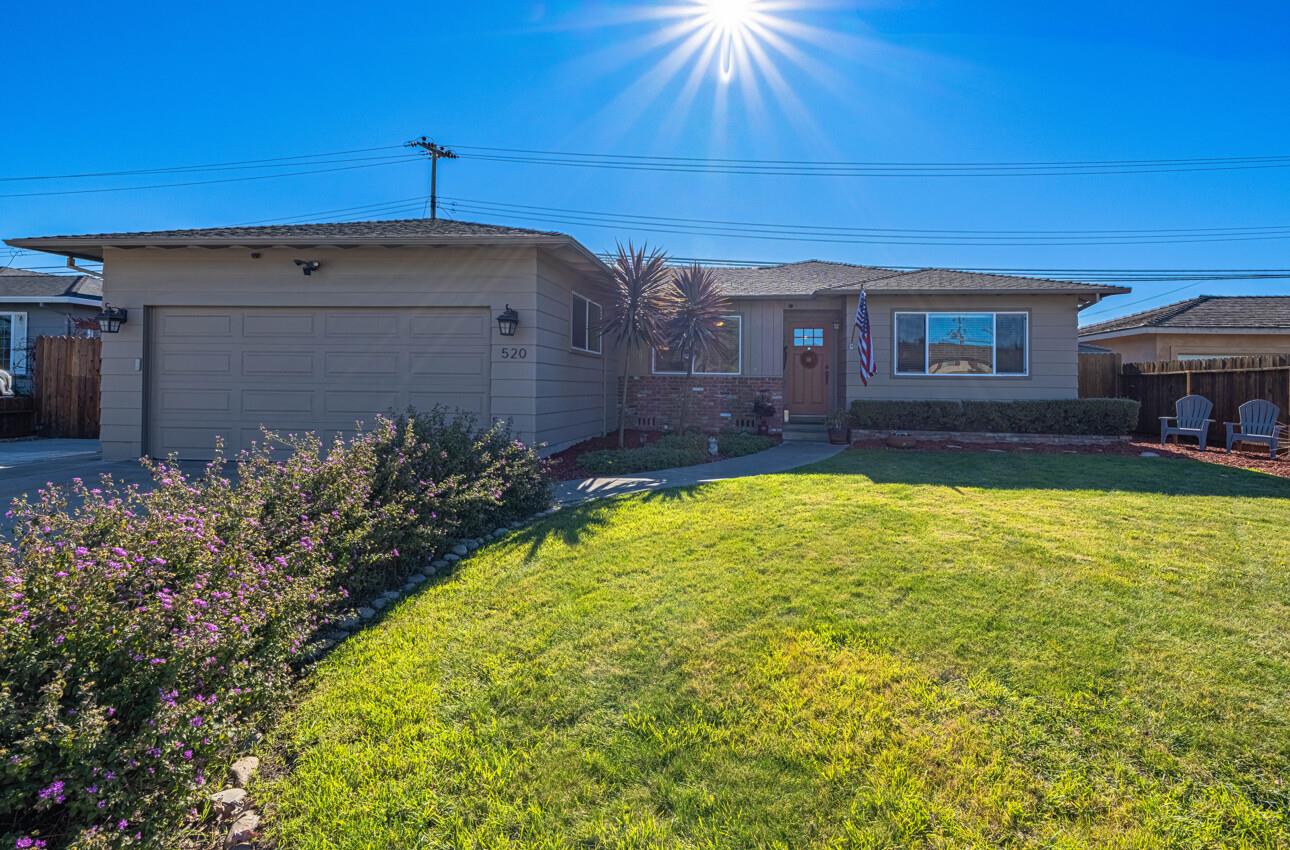 Detail Gallery Image 4 of 33 For 520 La Mesa Dr, Salinas,  CA 93901 - 3 Beds | 2 Baths