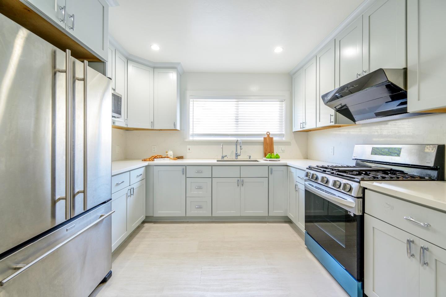 Detail Gallery Image 13 of 60 For 19652 Stanton Ave, Castro Valley,  CA 94546 - 3 Beds | 2 Baths