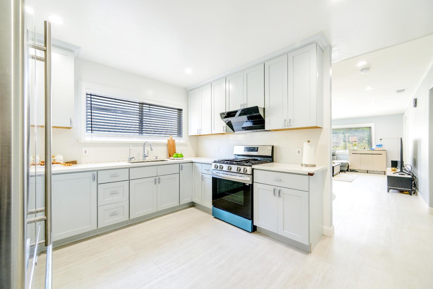 Detail Gallery Image 14 of 60 For 19652 Stanton Ave, Castro Valley,  CA 94546 - 3 Beds | 2 Baths