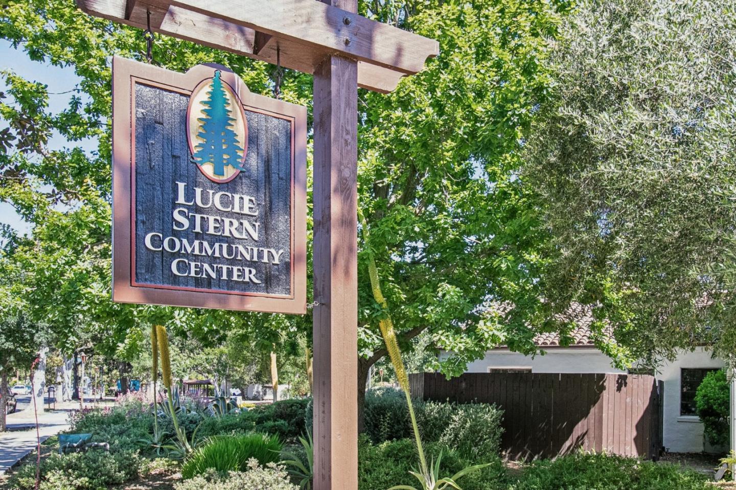 Detail Gallery Image 117 of 122 For 2200 Saint Francis Dr, Palo Alto,  CA 94303 - 4 Beds | 4/1 Baths