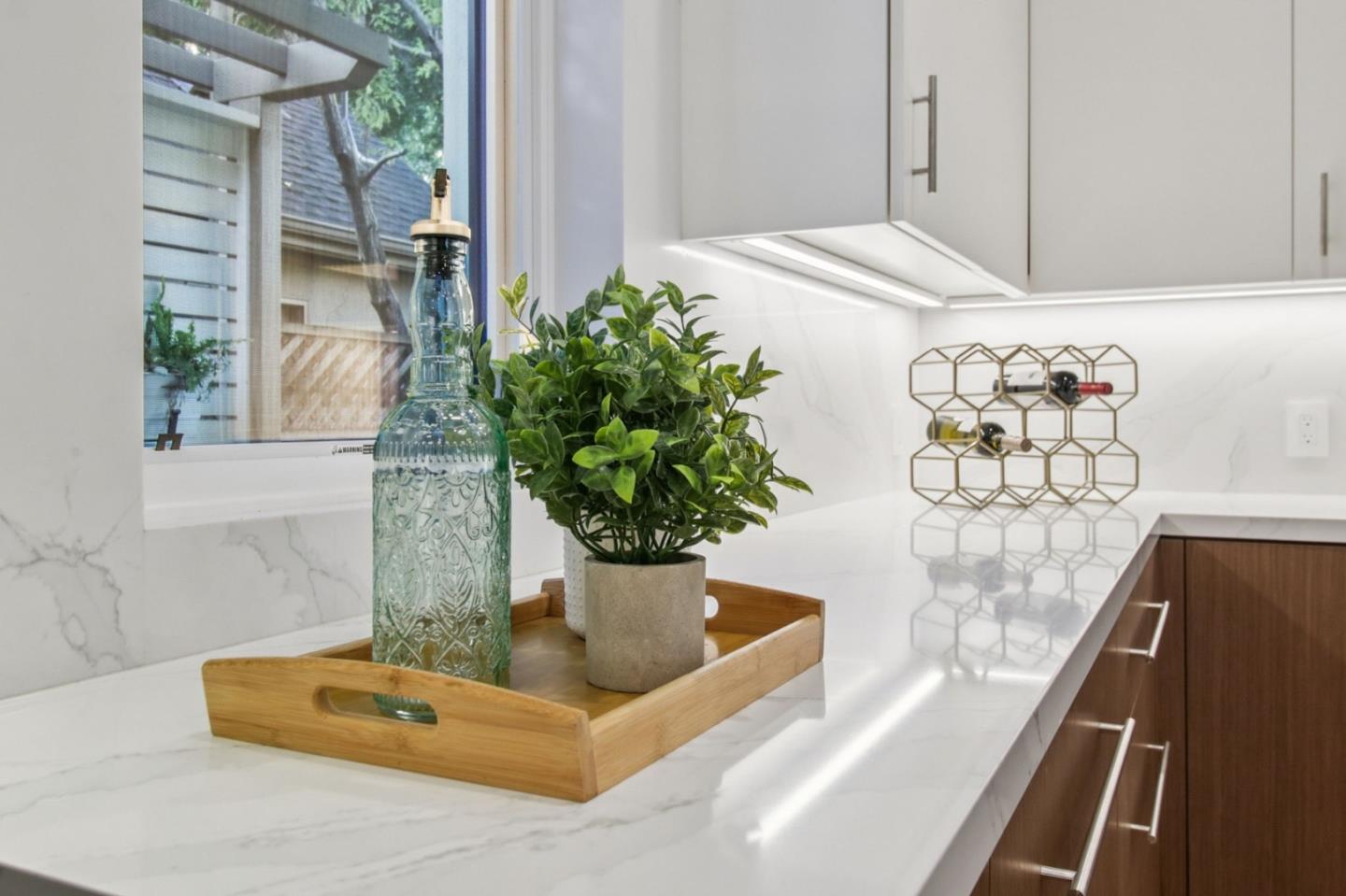 Detail Gallery Image 38 of 122 For 2200 Saint Francis Dr, Palo Alto,  CA 94303 - 4 Beds | 4/1 Baths