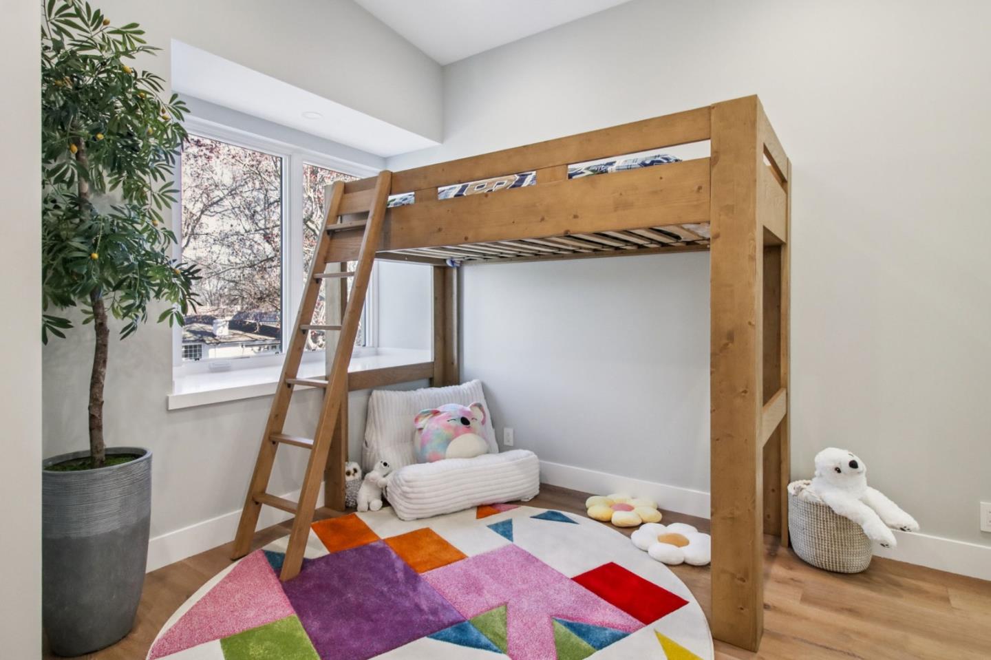 Detail Gallery Image 59 of 122 For 2200 Saint Francis Dr, Palo Alto,  CA 94303 - 4 Beds | 4/1 Baths