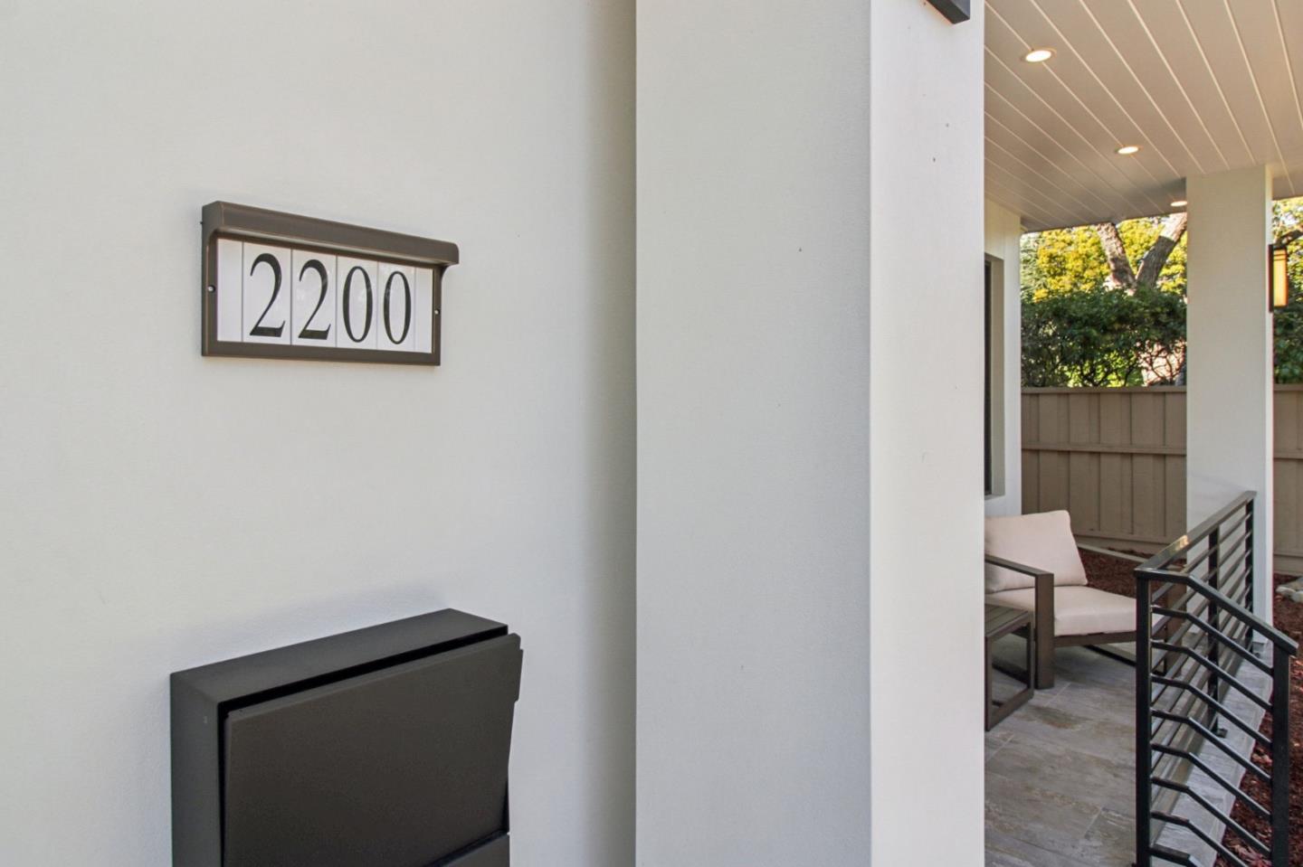 Detail Gallery Image 7 of 122 For 2200 Saint Francis Dr, Palo Alto,  CA 94303 - 4 Beds | 4/1 Baths