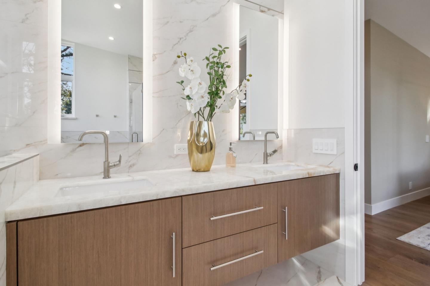 Detail Gallery Image 79 of 122 For 2200 Saint Francis Dr, Palo Alto,  CA 94303 - 4 Beds | 4/1 Baths