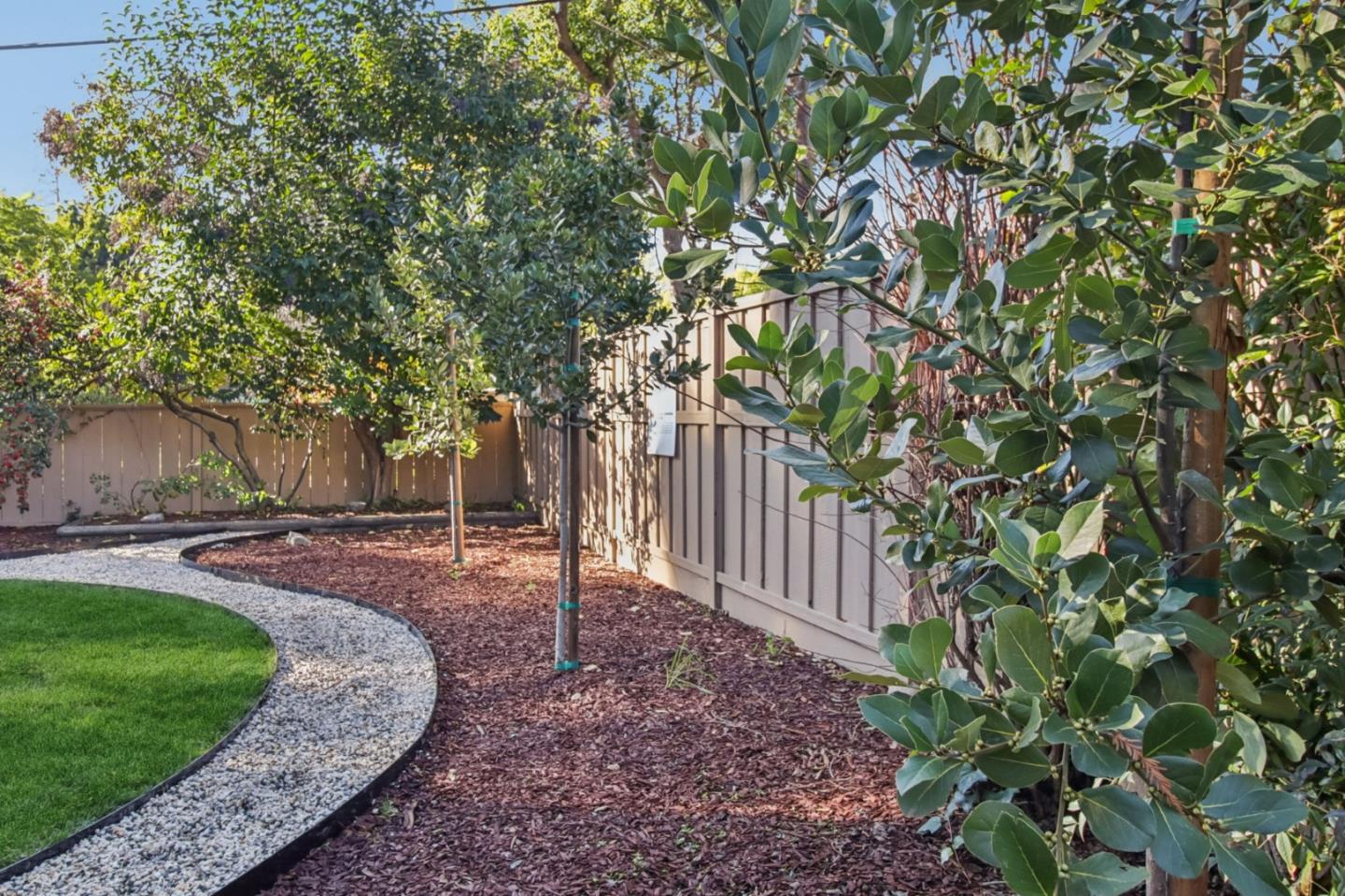 Detail Gallery Image 94 of 122 For 2200 Saint Francis Dr, Palo Alto,  CA 94303 - 4 Beds | 4/1 Baths