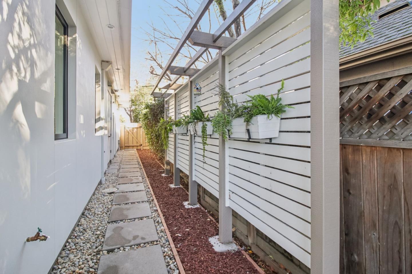 Detail Gallery Image 96 of 122 For 2200 Saint Francis Dr, Palo Alto,  CA 94303 - 4 Beds | 4/1 Baths