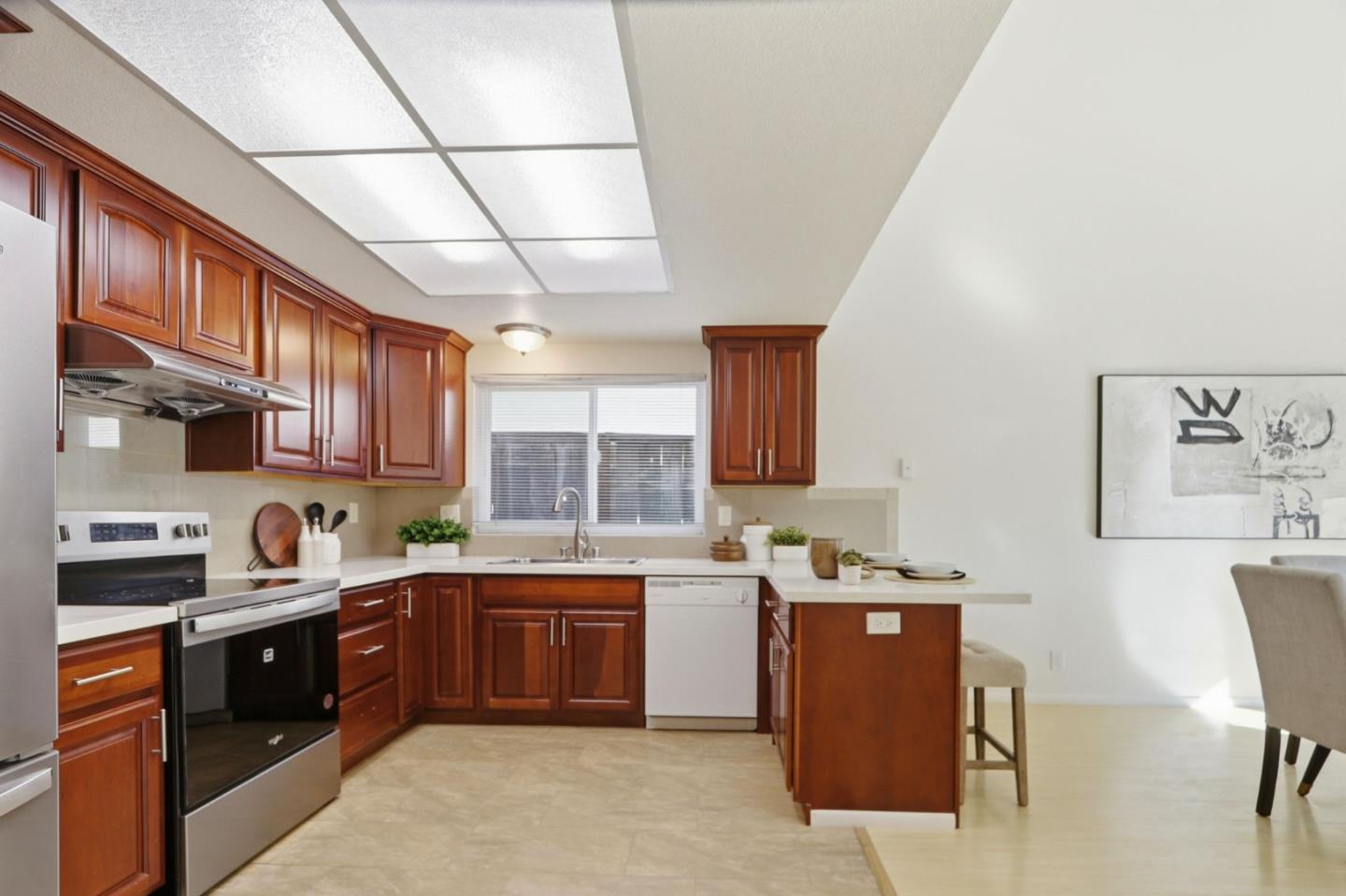 Detail Gallery Image 10 of 28 For 1586 Redfield Ct, San Jose,  CA 95121 - 3 Beds | 2 Baths