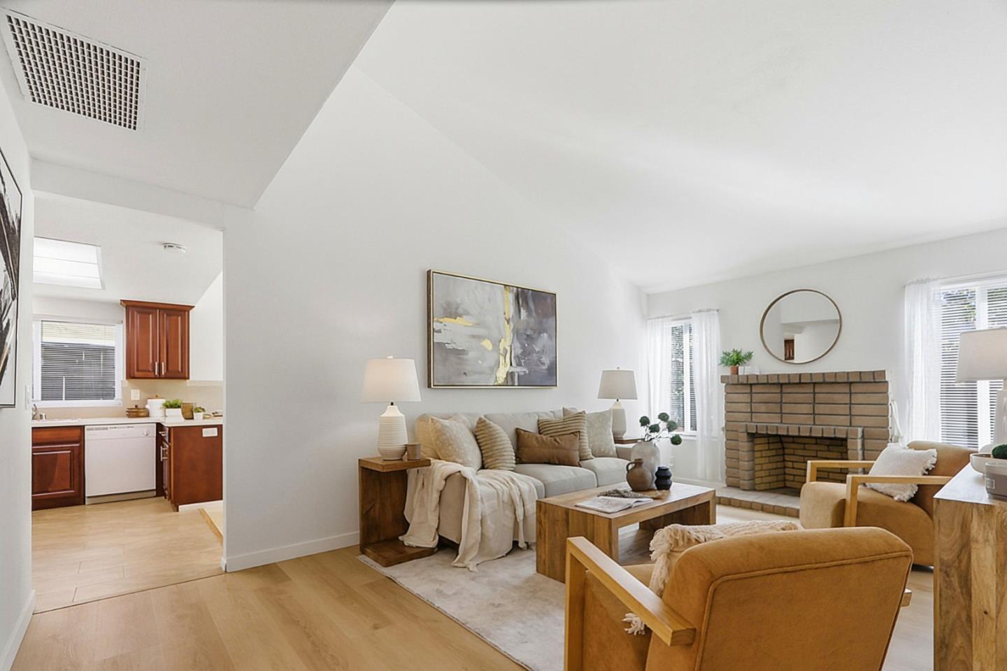 Detail Gallery Image 4 of 28 For 1586 Redfield Ct, San Jose,  CA 95121 - 3 Beds | 2 Baths