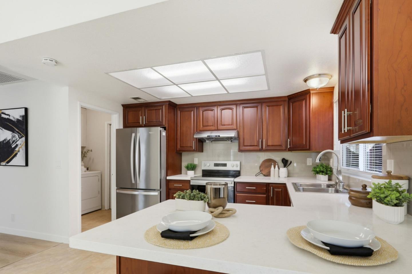 Detail Gallery Image 8 of 28 For 1586 Redfield Ct, San Jose,  CA 95121 - 3 Beds | 2 Baths