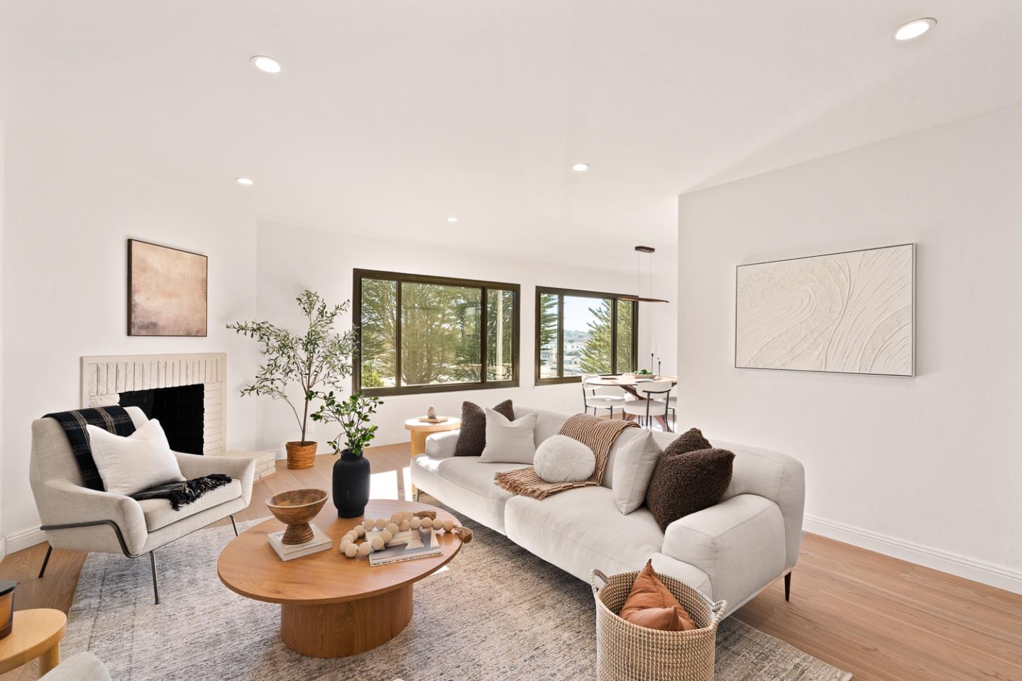 Detail Gallery Image 3 of 38 For 238 Warwick St, Daly City,  CA 94015 - 3 Beds | 2 Baths