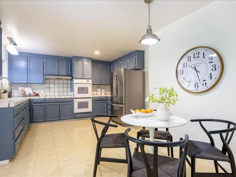 Detail Gallery Image 6 of 30 For 11 Krista Ln, San Carlos,  CA 94070 - 3 Beds | 2/1 Baths