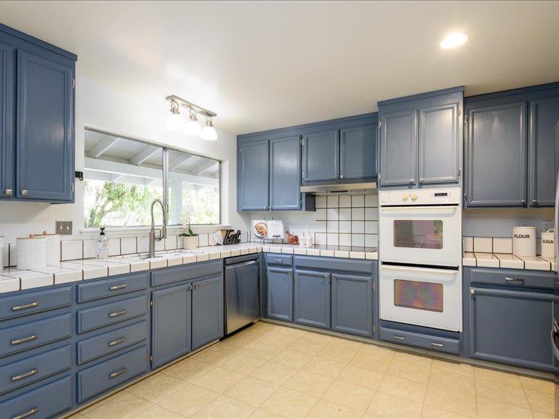 Detail Gallery Image 7 of 30 For 11 Krista Ln, San Carlos,  CA 94070 - 3 Beds | 2/1 Baths