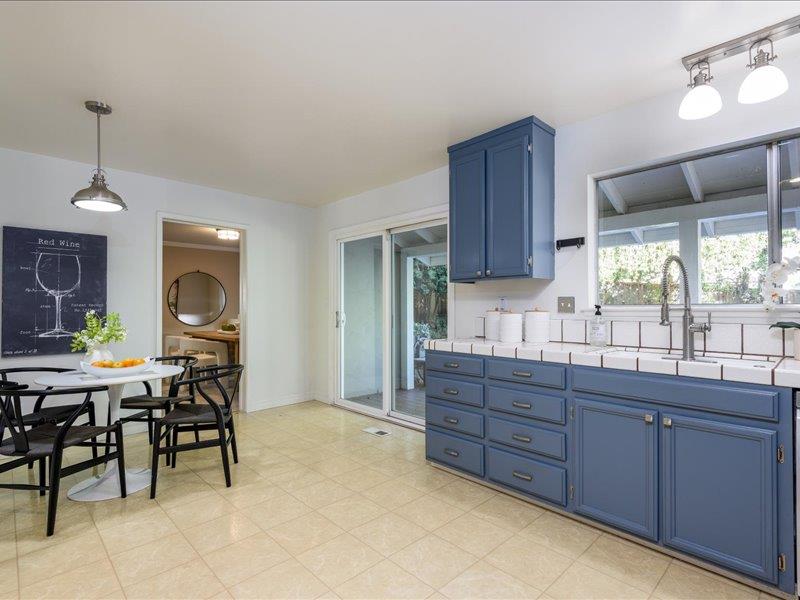 Detail Gallery Image 9 of 30 For 11 Krista Ln, San Carlos,  CA 94070 - 3 Beds | 2/1 Baths