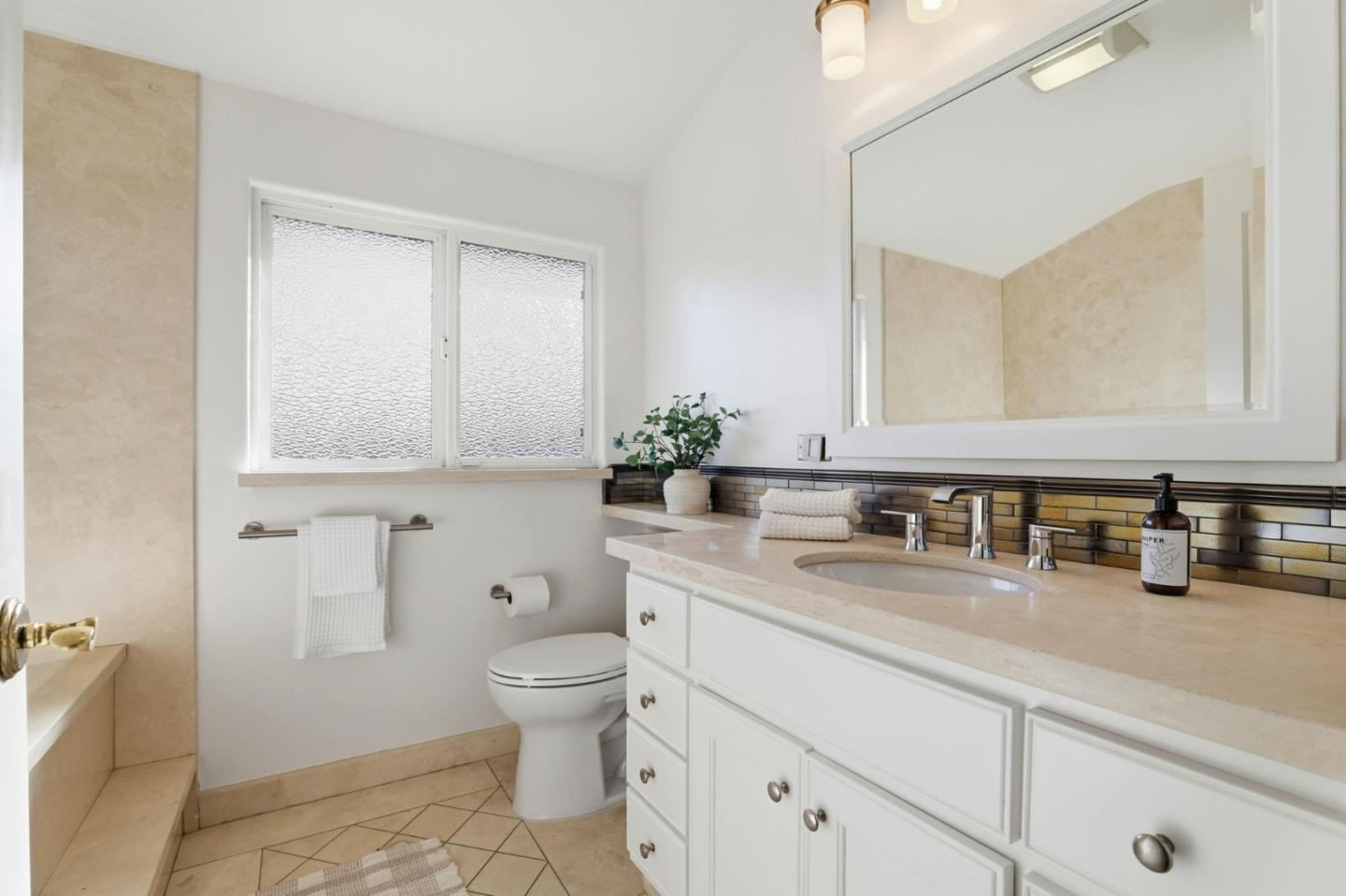 Detail Gallery Image 22 of 38 For 2809 Toyon Dr, Santa Clara,  CA 95051 - 5 Beds | 2/1 Baths